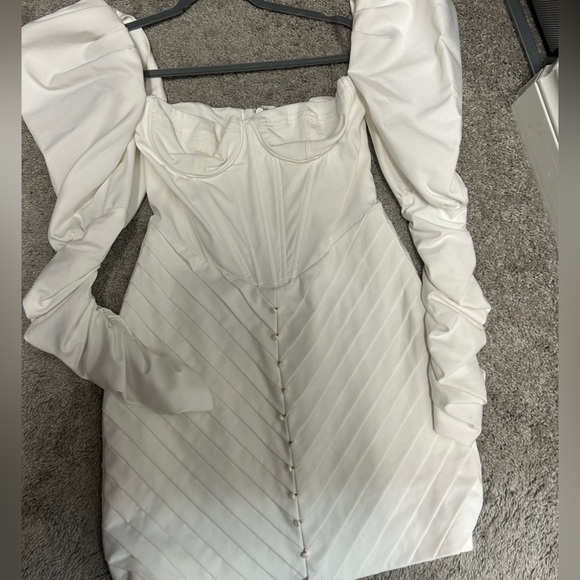 MIMII London White COTTON TUDOR SLEEVE MINI DRESS - Picture 6 of 7